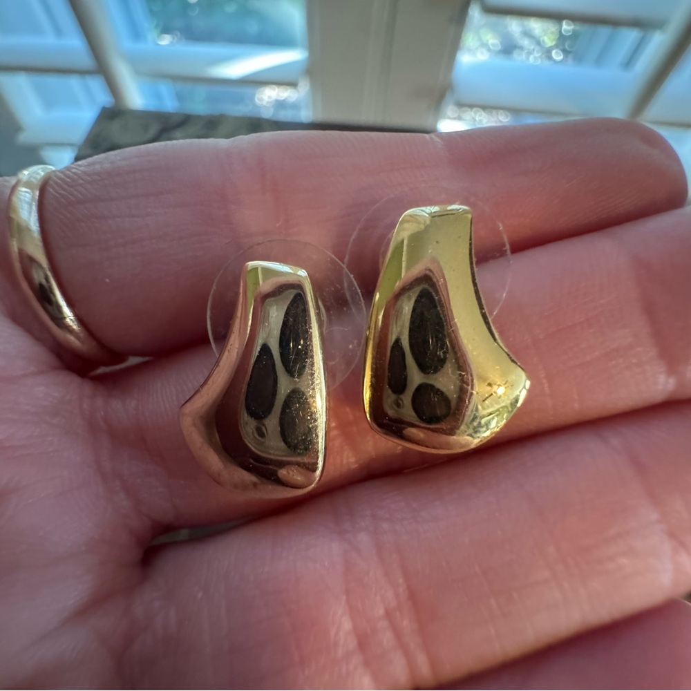 Vintage Gold Tone Sculpted Stud Earrings | Art Deco Revival